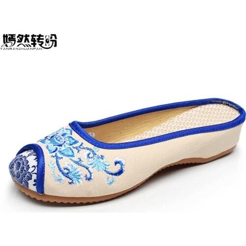 Women Slippers Shoes Old Peking Chinese Blue and White Embroidery Soft Sole Casual Sandals Shoes Flip Flops Chinelo Feminino
