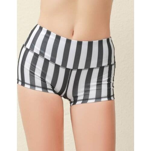 New Women Shorts Fashion Elastic Leggings Black White Striped Shorts Ladies Leggings Polainas Summer Casual Shorts