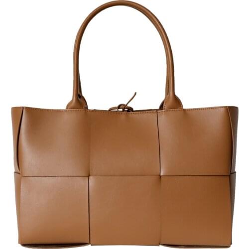 100% Genuine Leather Arco Tote Large Capacity Luxury Handbags Orthogonal Weave Removable Interior Zipped Pocket String Closure