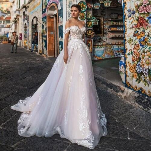 A Line Wedding Dresses Sexy Backless Boat Neck Lace Luxury Appliques Off The Shoulder Court Train Vintage Bridal Gown