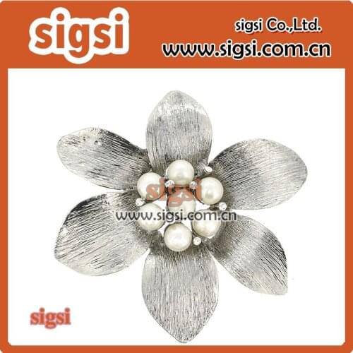 Bulk metal zinc alloy crystal rhinestone flower brooch