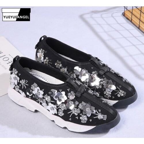 YueYueAngel Women's Clogs