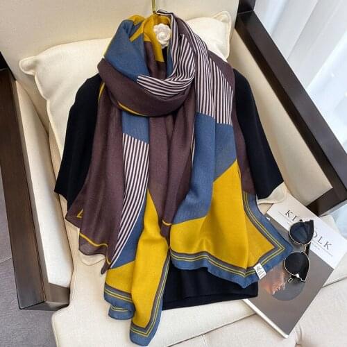 2021 Autumn And Winter Women Color Matching Beach Towel Fashionable Chain Cotton And Hemp Scarf New Style Air Conditioner Shawl