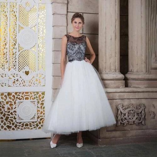 Vintage White and Black Wedding Dresses Plus Size Lace V Back Sleeveless Short Bridal Gowns Retro Custom Made