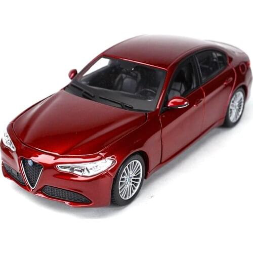 Bburago 1:24 Alfa Romeo Giulia Sports Car Static Die Cast Vehicles Collectible Model Car Toys