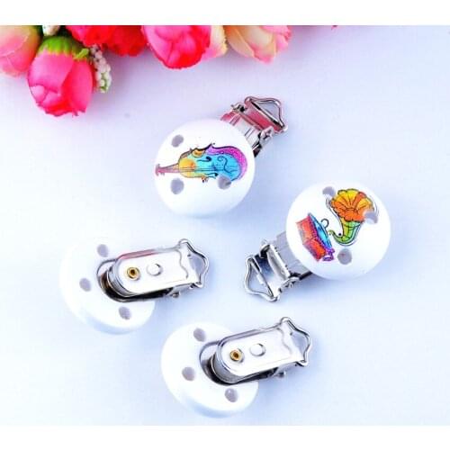 10PCs Baby Pacifier Clips Mixed Pattern White Wood Metal Holders Cute Infant Soother Clasps Funny Accessories 4.4x2.9cm