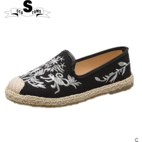 2018 WomenShoes Spring New Embroidery Flat Slip-On Shoes Wild Retro Moccasins Round Espadrilles Shoes twm0083