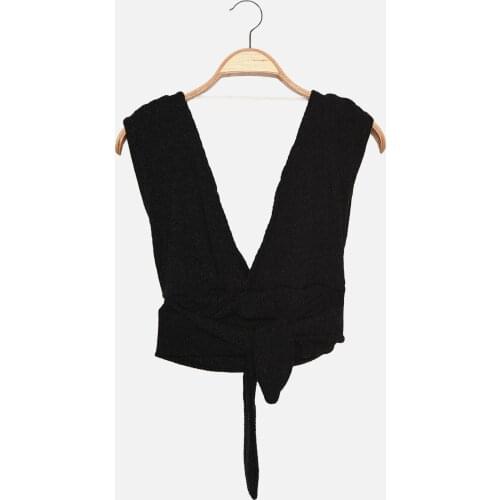 Trendyol Knitwear Looking Back Low-Cut Crop Knitted Blouse TWOAW22BZ0304