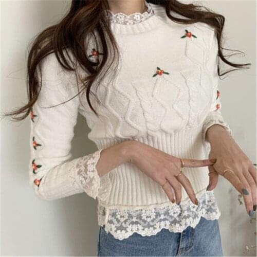 2020 New Women ' S Sweater Korean Style Embroidered White Patchwork Lace Short Tight Bottoming Knitted Casual Pullovers Top