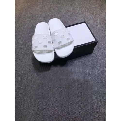 Womens Fashion Luxury Sports Rubber Slippers Beach Sandals Flat Mens Slippers 2020, Embossed Hollow Out With Dust Bag