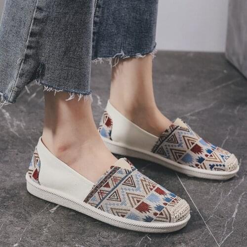 2021 Beijing Cloth Shoes Women Spring And Autumn Fashion Ethnic Wind Soft Bottom Flat Heel Breathable Work Leisure