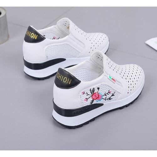 Fashion Floral Embroidered Leather Platform Evelator Shoes Women Swing Wedge Inner Increase Casual Shoes Platform Shoes