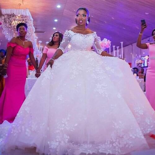 African Lace Ball Gown Wedding Dresses Crystals Beaded Off the Shoulder Half Sleeve Elegant Plus Size Bridal Wedding Gown