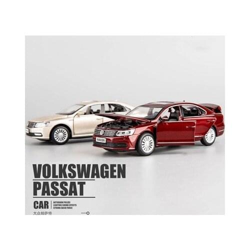 1:32 Volkswagen Passat Alloy Car Model Childrens Sound Smooth Toy Car
