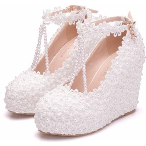 Crystal Queen New Fashion Woman Shoes Wedding Pumps Sweet White Flower Lace Pearl Platform Shoes Bride Dress High Heels