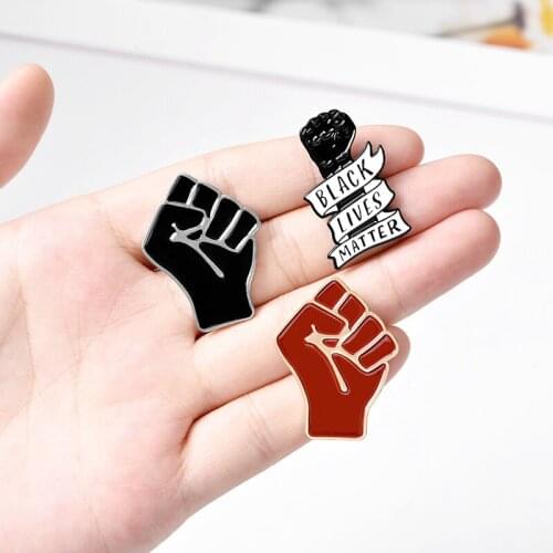 Black Lives Matter ! Fist of Solidarity Enamel Pins Badges Brooches Lapel Pin Backpack Bag Accessories Gift for Women Men