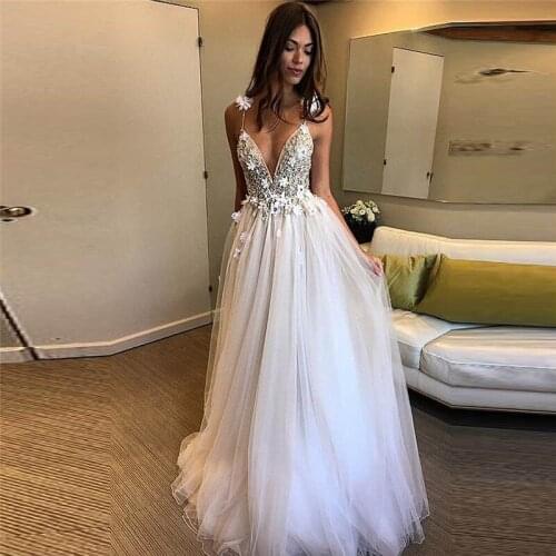 Sexy Spaghetti Strips Flowers Adorned Beaded 2020 Sexy Wedding Dresses Hohemia Tulle Beach Backless Bridal Gowns Bohe Summer