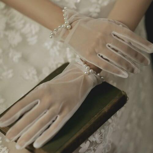 Wedding Bridal Gloves White Short Pearls Marriage Glove Wedding Ceremony Perspective Gloves for Simple Wedding Accessories 2021