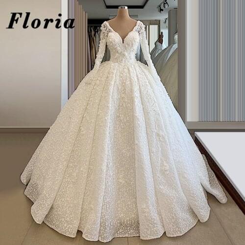 Elegant Saudi Arabic Full Lace Beading Wedding Dresses V Neck Flower Appliques Bridal Gowns Customized Dubai African Bride Dress
