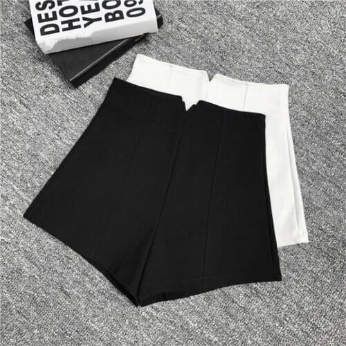 Korean High Waist Shorts Women Autumn Winter Streetwear Wide Leg A-line Shorts Casual Zipper Black White Shorts Femme