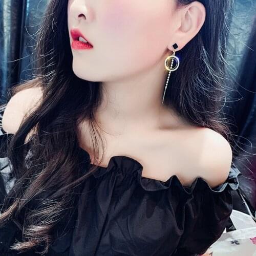 2019 new brand design a two-wear asymmetric long tassel earrings for women