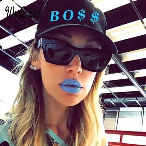 2018 Fashion Rivet Sunglasses Women Popular Brand Designer Sun Glasses For Women Lady Glasses Square Style Female UV400 Shades