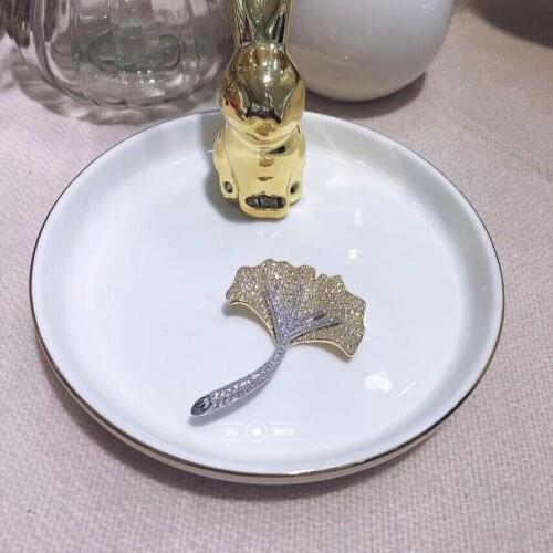 Gold Ginkgo Leaf Shaped Brooch Pins Clothes for Women Wedding CZ stone Leaves Pins and Brooches Copper Badges Brooch Jewelry