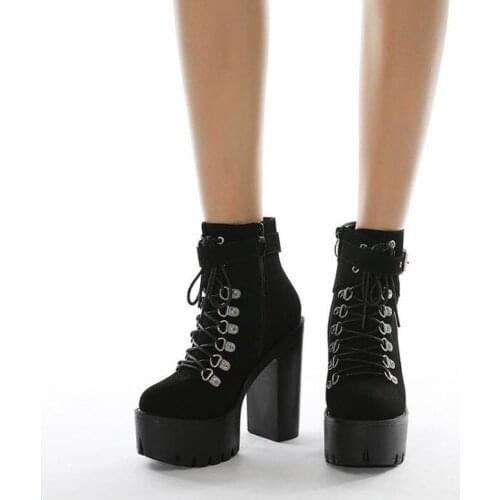 Black Punk Platform Motorcycle Boots Women Lace Up Chunky Heel Martin Boots Women Belt Buckle Designer Shoes Women Gothic Shoes