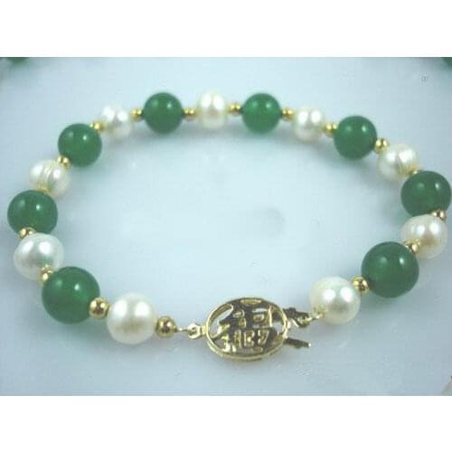 White Pearl Green Fortune Clasp Bracelet