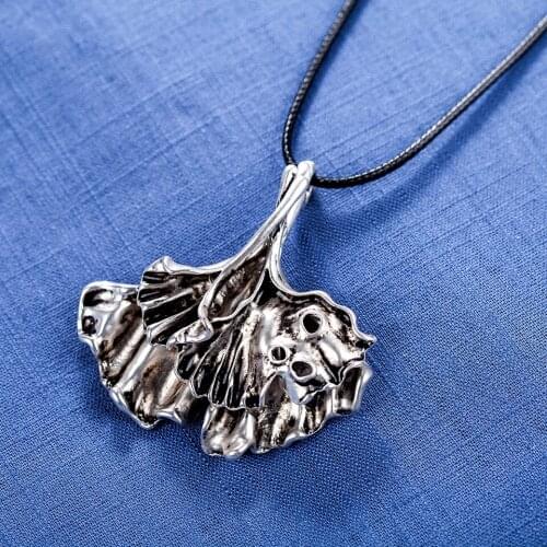 Vintage Women Jewelry Lotus Leaf Long Necklace for Women Chokers PLant Statement necklaces & pendants Suspension Jewellery 2021