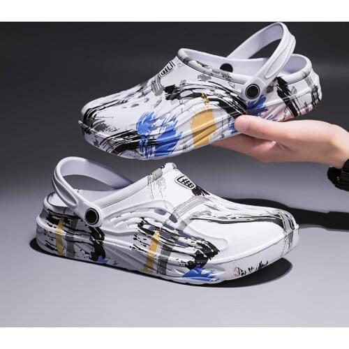 Fashion Graffiti Outdoor Mens Sandals Summer Beach Sandals Men Clogs Big Size Slip on Garden Shoes Men Slippers сандали мужские