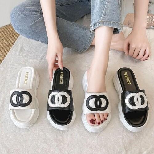 Summer women Slippers women Pu Casual Sandals Luxury Brand Holiday Beach Sandals Outdoor Casual Slippers Ladies Shoes