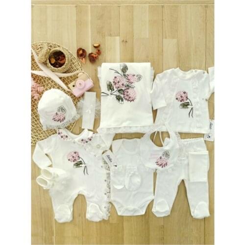 Newborn Baby Girl Set 0-3 Moon Natural 10 Piece Embroidery Flower Pattern Natural Laurel Soap Gift
