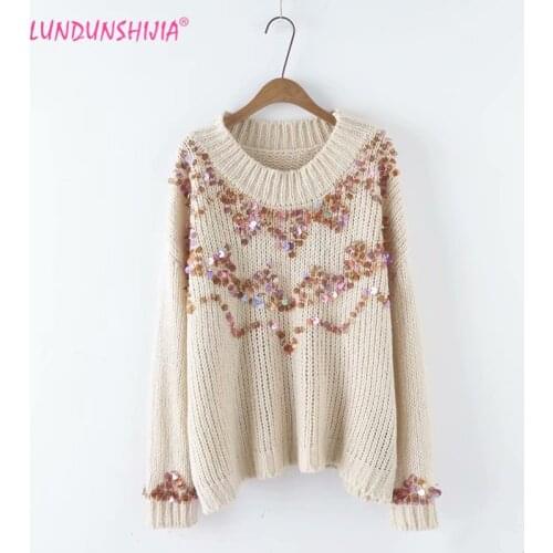 LUNDUNSHIJIA 2018 Winter Women Pullovers Top O-neck Long Sleeve Fashion Color Sequins Decoration Loose Sweater