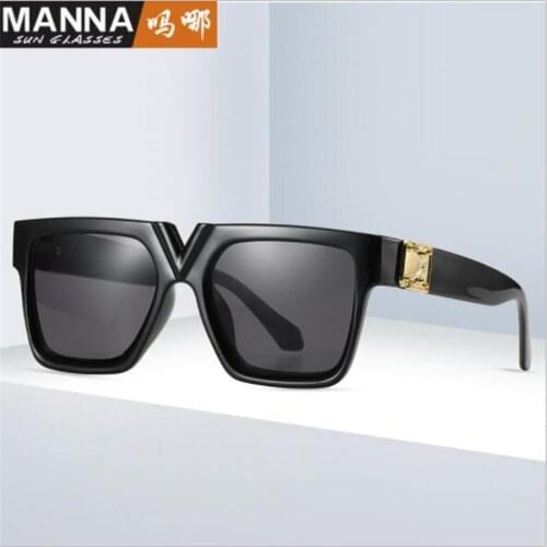 Mens and womens fashion sunglasses New square glasses Good quality anti-sunlight color mirror
