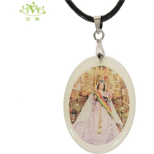 2019 Luminous Glowing Necklace Gem Charm Jewelry Pendant Necklace Virgin Mary Jesus Chain Necklace Glow In Dark Wholesale Gifts