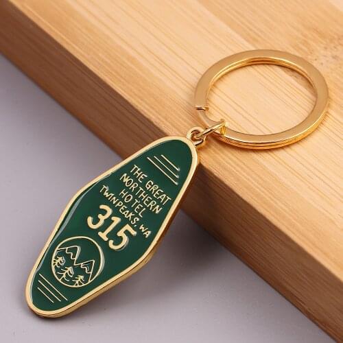 Fashion Twin Peaks Key chain TV show Metal Green enamel The Great Northern Hotel 315 Room Keychains Women Men Jewelry key ring