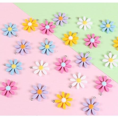 20PCS 28MM Resin Daisy Flower Charm For Earrings Necklace Bracelet Keychain Flowers Pendant For DIY Jewelry Making Accessories