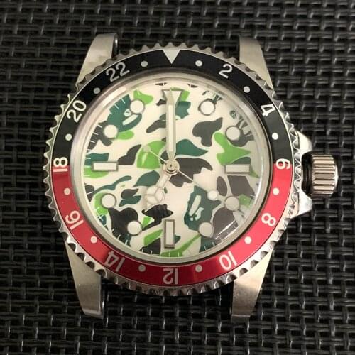 The watch is equipped with NH35 movement, automatic camouflage dial, 39.5mm luminous matching dial, green luminous