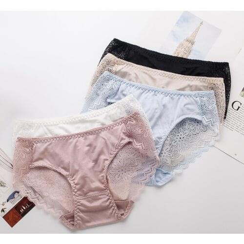 Silk underwear womens mulberry silk hollow lace edge sexy comfortable package hip sexy mid waist briefs