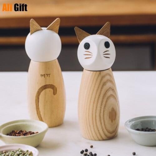 Cat pepper grinder household freshly ground pepper and sesame sea salt crushed manual vintage wooden grinding bottle