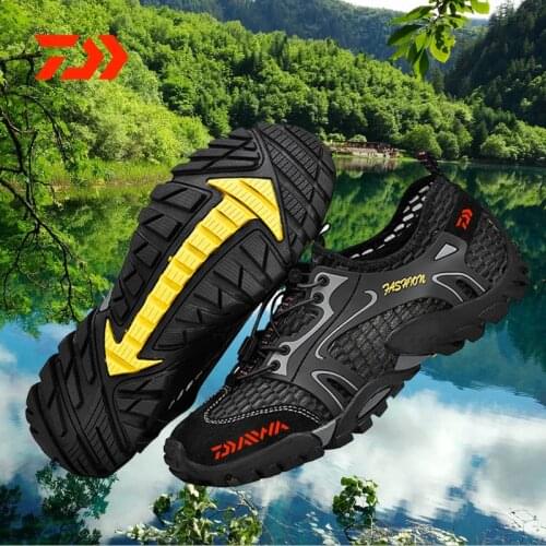 New Daiwa Hiking Fishing Shoes Anti-skid Mountain Climbing Boots Outdoor Athletic Breathable Anti-wear Fishing Men Shoes 818