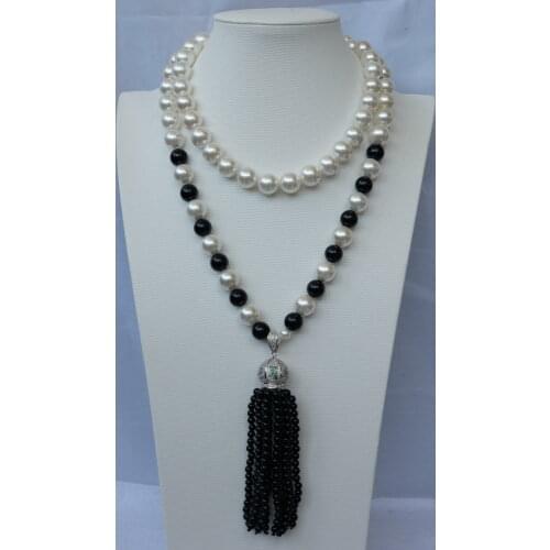 White sea shell pearls necklace pendant