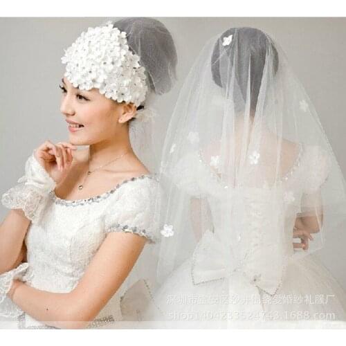 New wedding bridal veil sticking small petals and diamond knot wedding headdress T216 beige veil wedding accessories