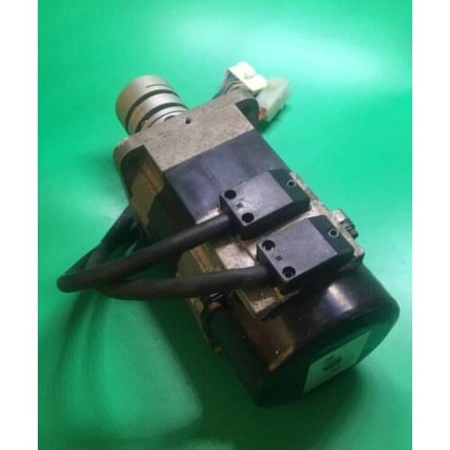 R88M-H30030 servo motor , used one , 85% appearance new , test goods , free shipping