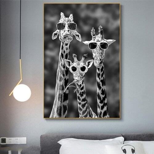 Funny Art Giraffes with Sunglasses Posters And Prints Black And White Animals Canvas Paintings Home Wall Decor