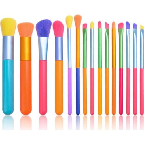 10PCS/Set Wholesale Makeup Brushes Professional Soft Bristle Professional Plastic Facial Make Up Brush Sets