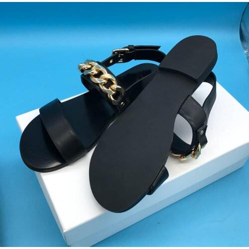 Zobairou Low-heeled Shoes