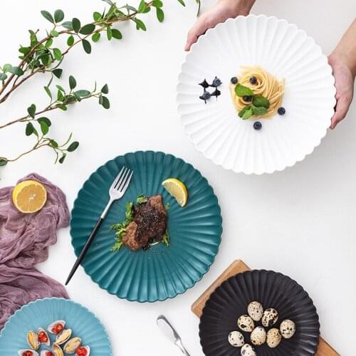 Nordic Creative Ceramic Round Chrysanthemum Dinner Plate Fruit Salad Cake Plate Steak Western Kitchen Tableware 8 Inch 10 Inch