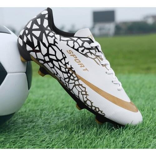 2021 Indoor White Soccer Shoes Kids Comfortable Cleats Kid Futsal Shoes Wear-Resisting Boy Football Training Sapatos De Futebol